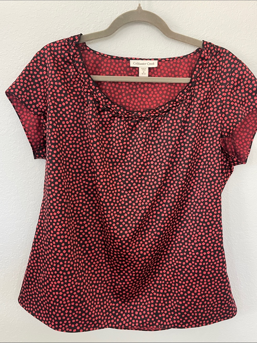 Coldwater Creek Black Short Sleeve Top with Red Dot Print Size M (10-12)